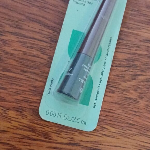 Liquid eyeliner - Picture 3 of 6